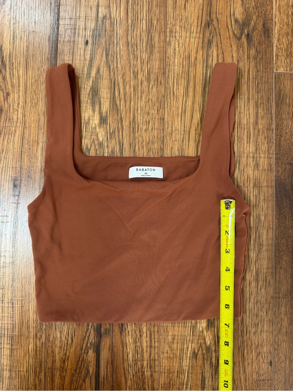 Aritzia Countour Cropped Tank - Picture 2 of 9